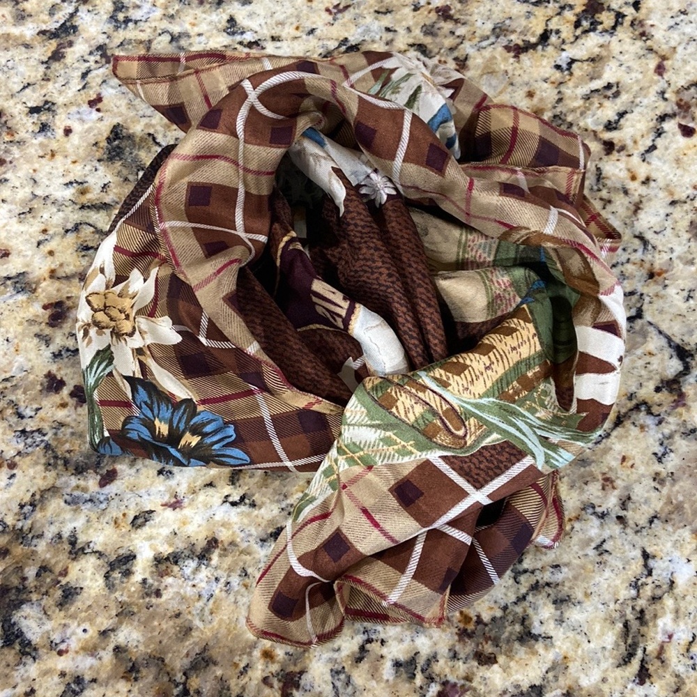 Beautiful 100% Authentic Echo Scarf - image 8